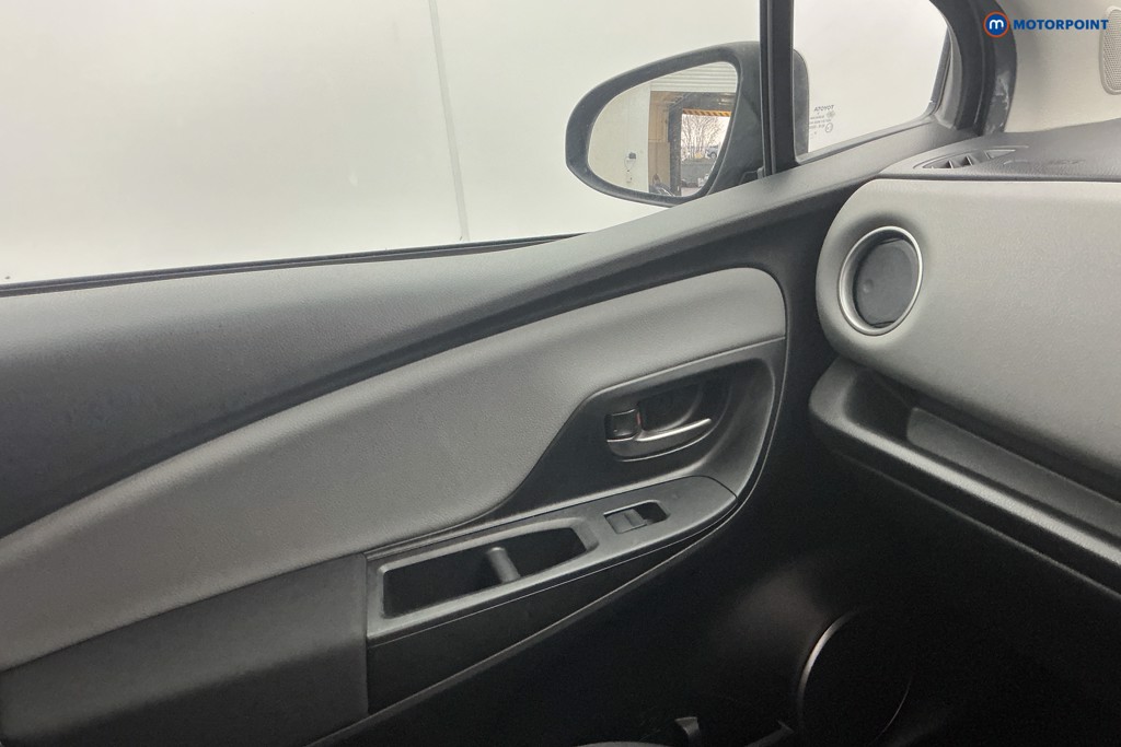 Toyota Yaris Icon Manual Petrol Hatchback - Stock Number (1610120) - 19th supplementary image