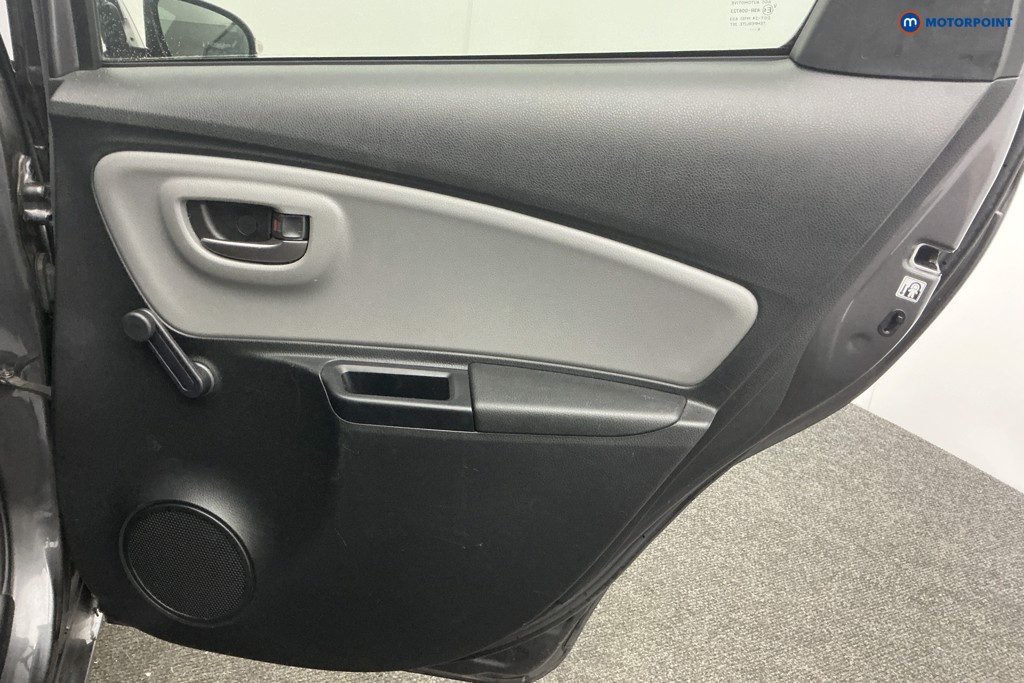 Toyota Yaris Icon Manual Petrol Hatchback - Stock Number (1610120) - 25th supplementary image