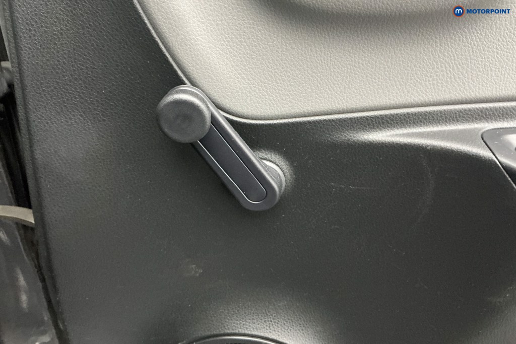 Toyota Yaris Icon Manual Petrol Hatchback - Stock Number (1610120) - 26th supplementary image