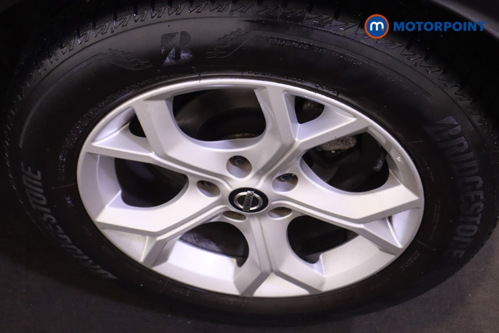 Nissan Juke N-Connecta Automatic Petrol SUV - Stock Number (1610499) - 9th supplementary image