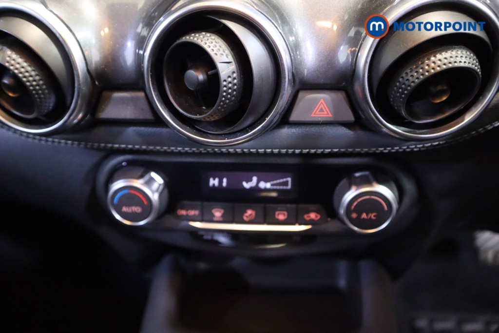 Nissan Juke N-Connecta Automatic Petrol SUV - Stock Number (1610499) - 20th supplementary image