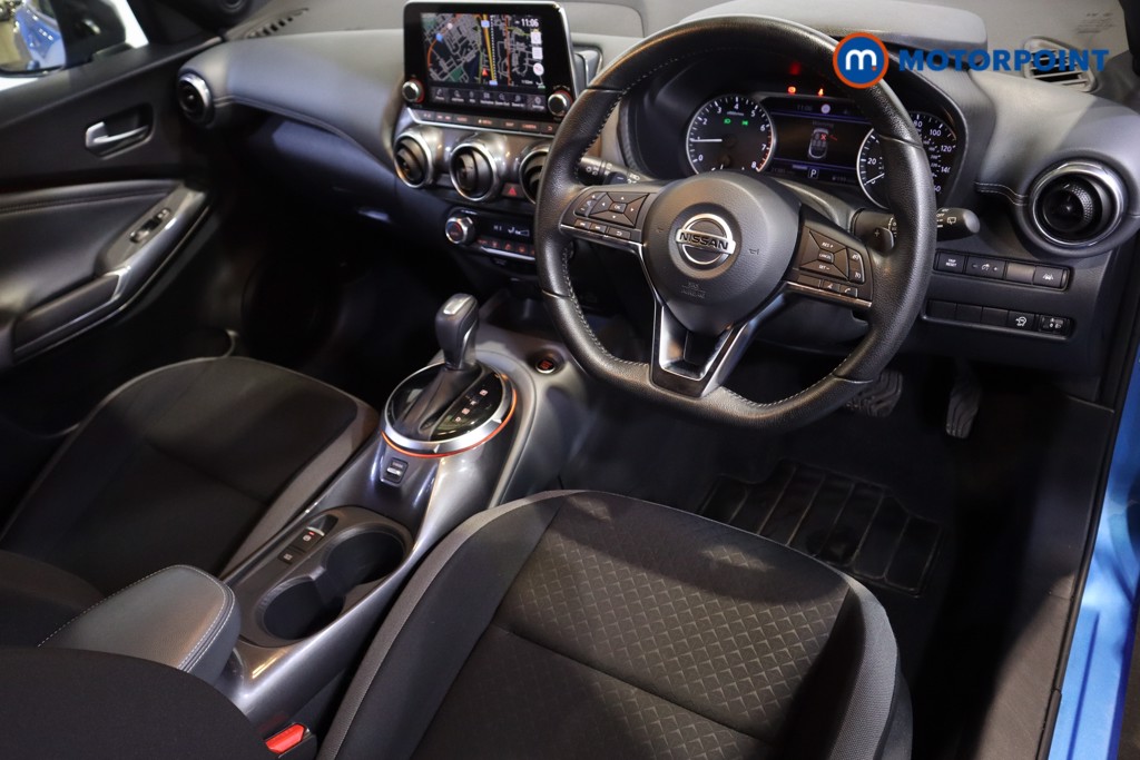 Nissan Juke N-Connecta Automatic Petrol SUV - Stock Number (1610499) - 1st supplementary image