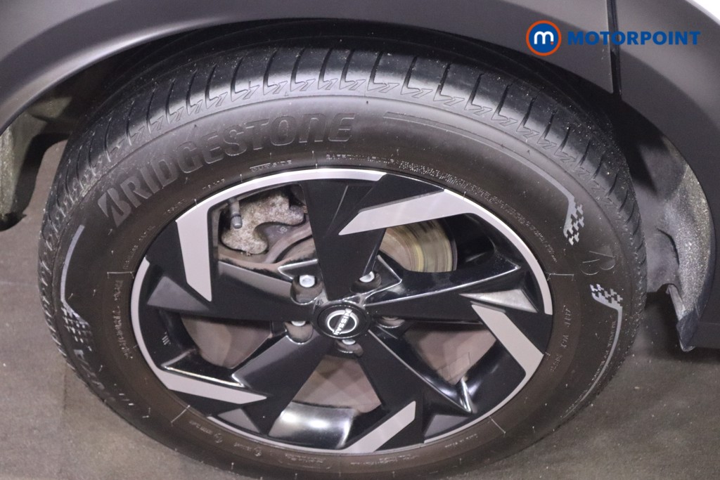 Nissan Juke N-Connecta Manual Petrol SUV - Stock Number (1610595) - 12th supplementary image