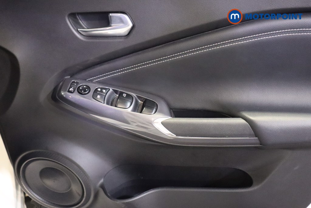 Nissan Juke N-Connecta Manual Petrol SUV - Stock Number (1610595) - 13th supplementary image