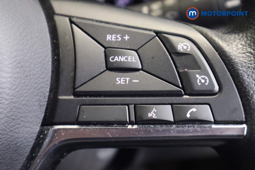 Nissan Juke N-Connecta Manual Petrol SUV - Stock Number (1610595) - 17th supplementary image