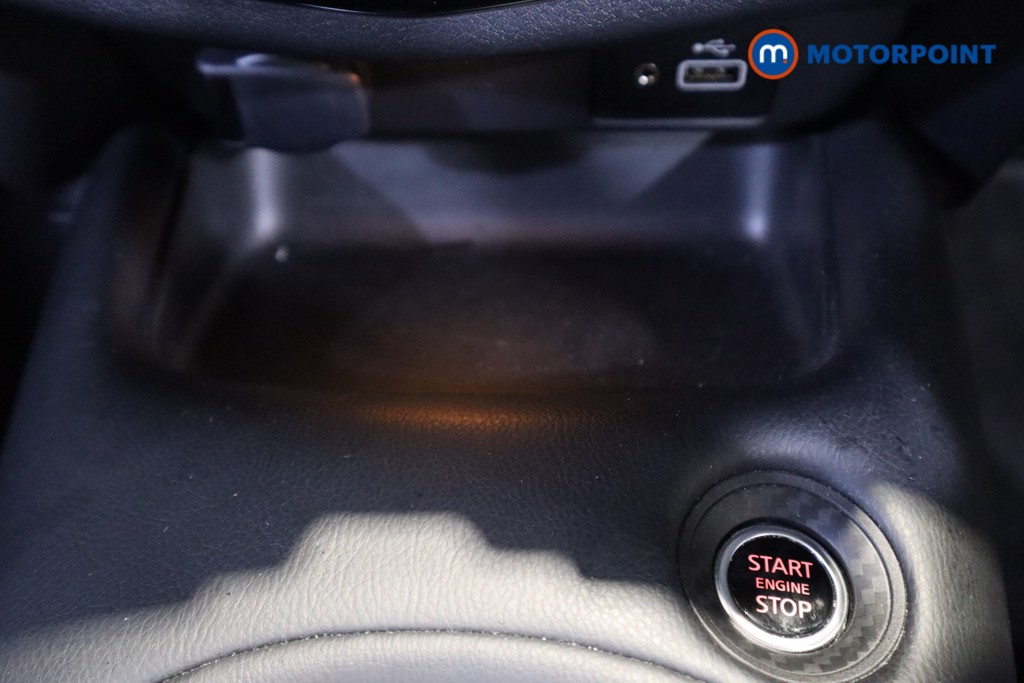 Nissan Juke N-Connecta Manual Petrol SUV - Stock Number (1610595) - 21st supplementary image