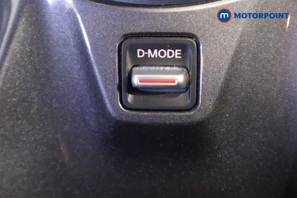 Nissan Juke N-Connecta Manual Petrol SUV - Stock Number (1610595) - 22nd supplementary image