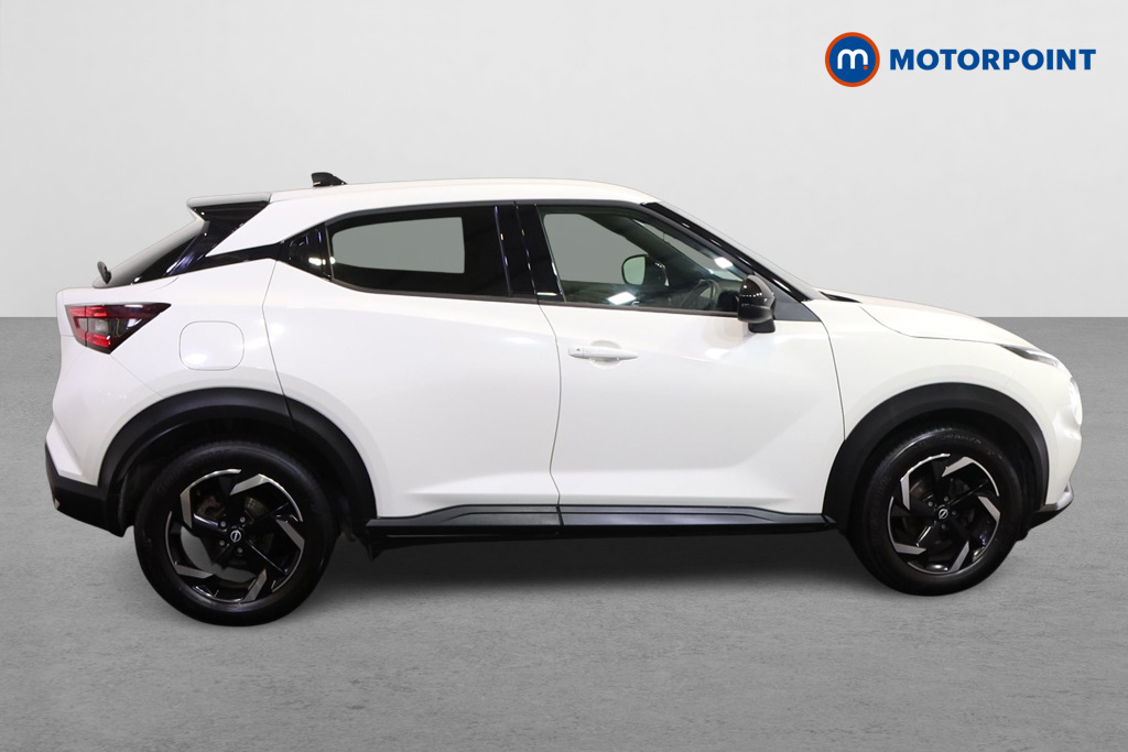 Nissan Juke N-Connecta Manual Petrol SUV - Stock Number (1610595) - Drivers side
