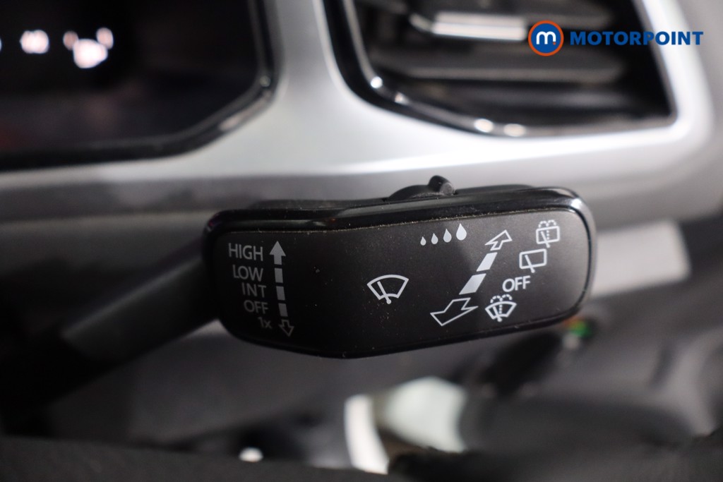 Volkswagen T-Roc Life Manual Petrol SUV - Stock Number (1610602) - 15th supplementary image