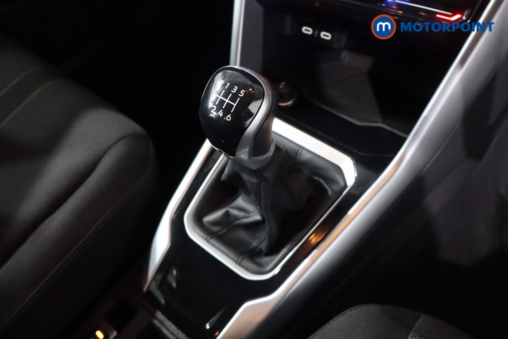 Volkswagen T-Roc Life Manual Petrol SUV - Stock Number (1610602) - 17th supplementary image