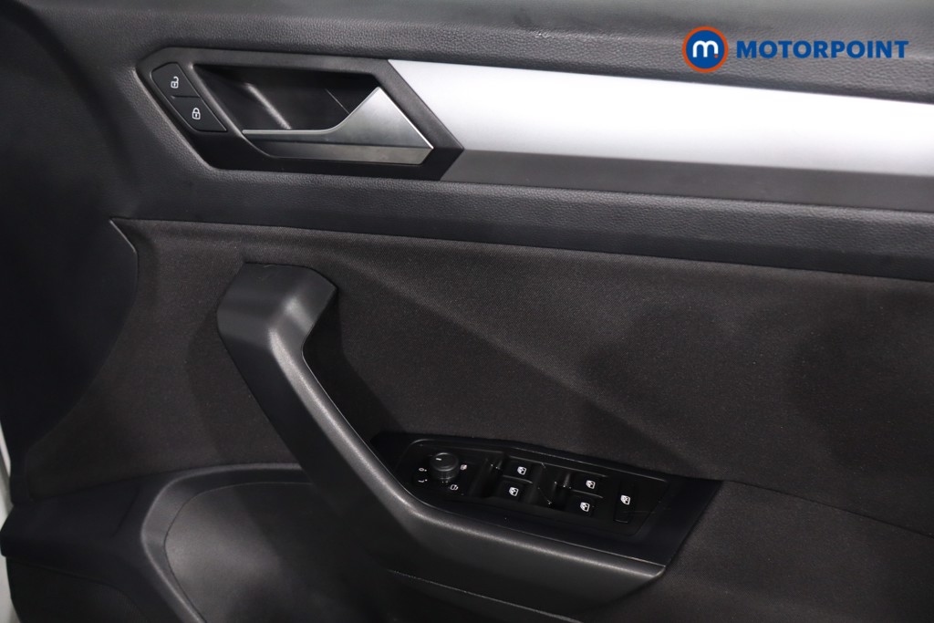 Volkswagen T-Roc Life Manual Petrol SUV - Stock Number (1610602) - 24th supplementary image