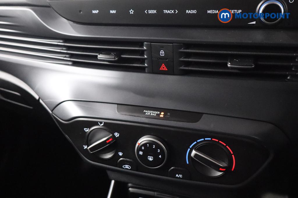 Hyundai I20 Advance Automatic Petrol Hatchback - Stock Number (1610874) - 4th supplementary image