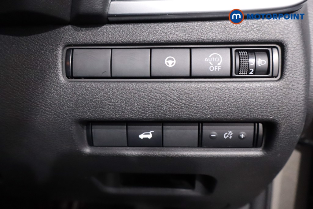 Nissan X-Trail N-Connecta Automatic Petrol SUV - Stock Number (1611134) - 17th supplementary image