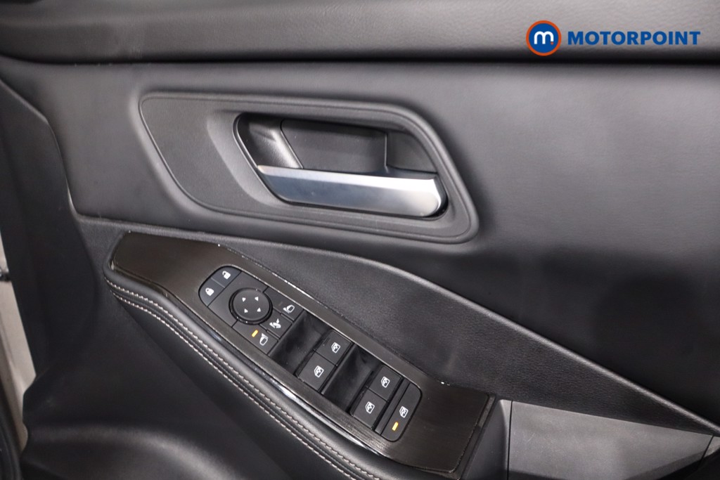 Nissan X-Trail N-Connecta Automatic Petrol SUV - Stock Number (1611134) - 25th supplementary image