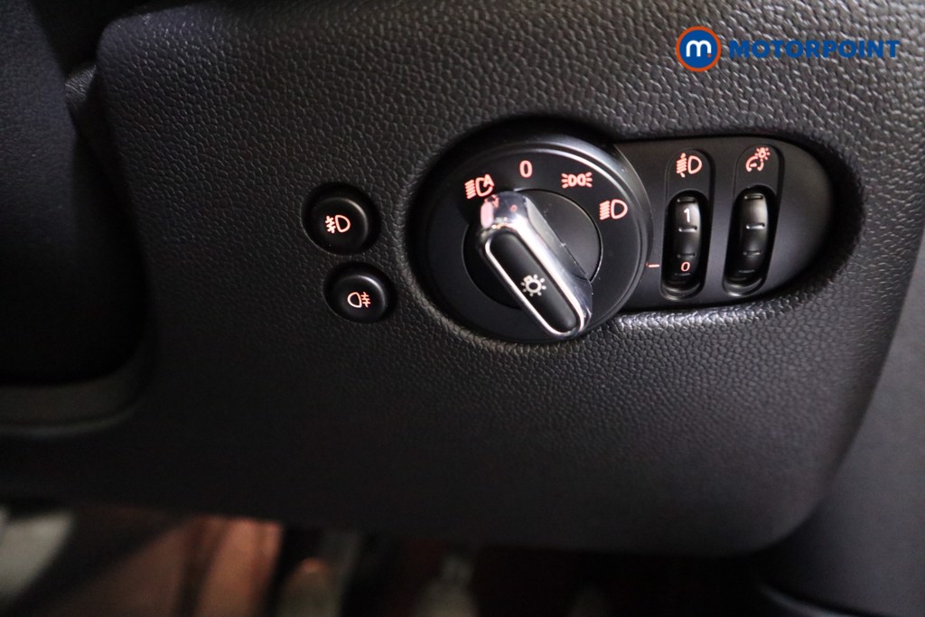 Mini Hatchback ONE Manual Petrol Hatchback - Stock Number (1611418) - 8th supplementary image