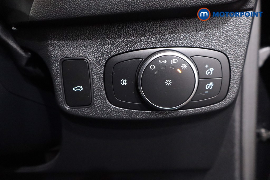 Ford Focus St-Line X Automatic Petrol Estate - Stock Number (1611706) - 17th supplementary image