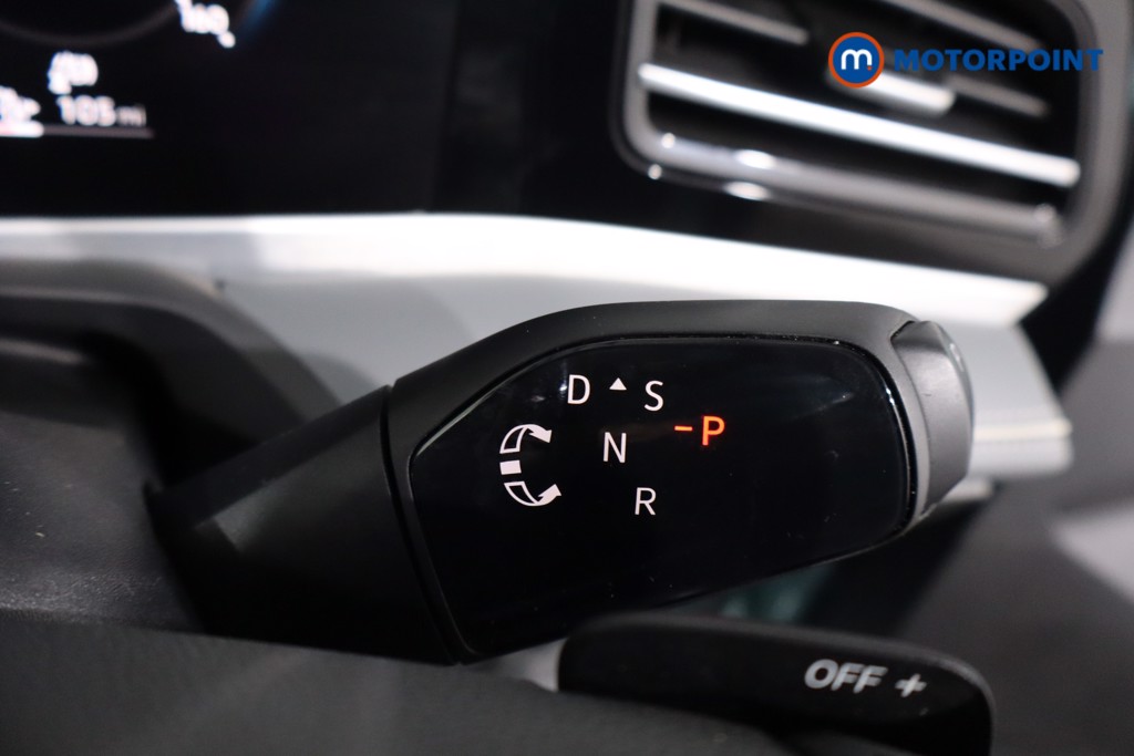 Volkswagen Passat Life Automatic Petrol Plug-In Hybrid Estate - Stock Number (1611983) - 15th supplementary image