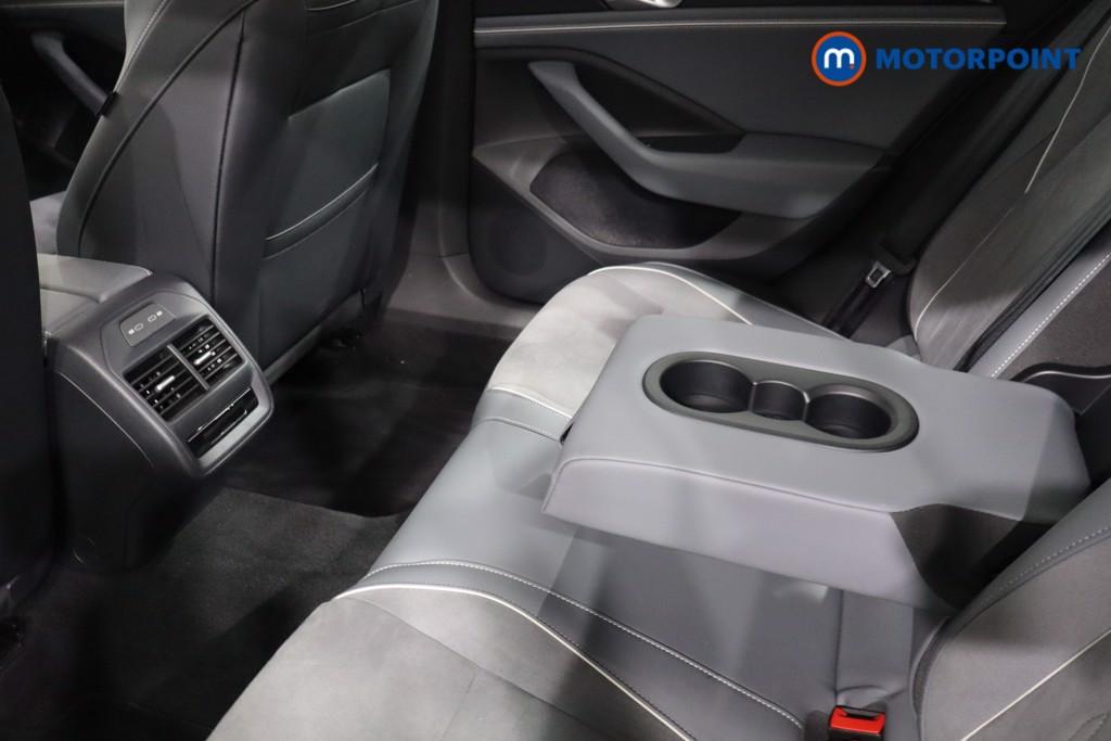 Volkswagen Passat Life Automatic Petrol Plug-In Hybrid Estate - Stock Number (1611983) - 27th supplementary image