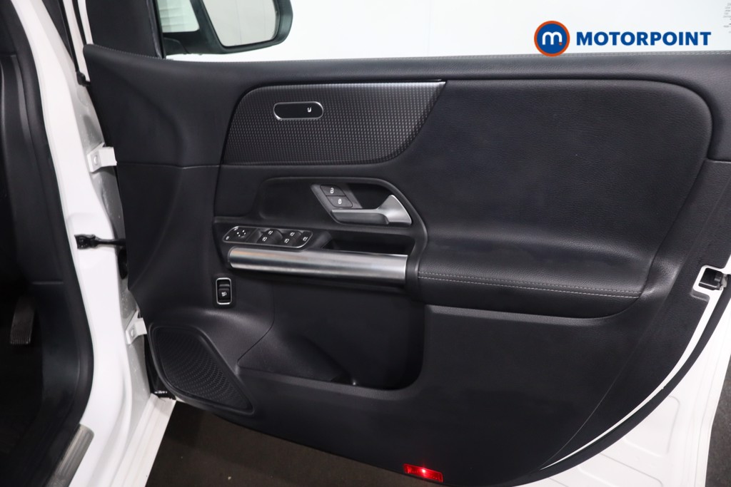 Mercedes-Benz B Class Sport Automatic Petrol Hatchback - Stock Number (1612055) - 25th supplementary image