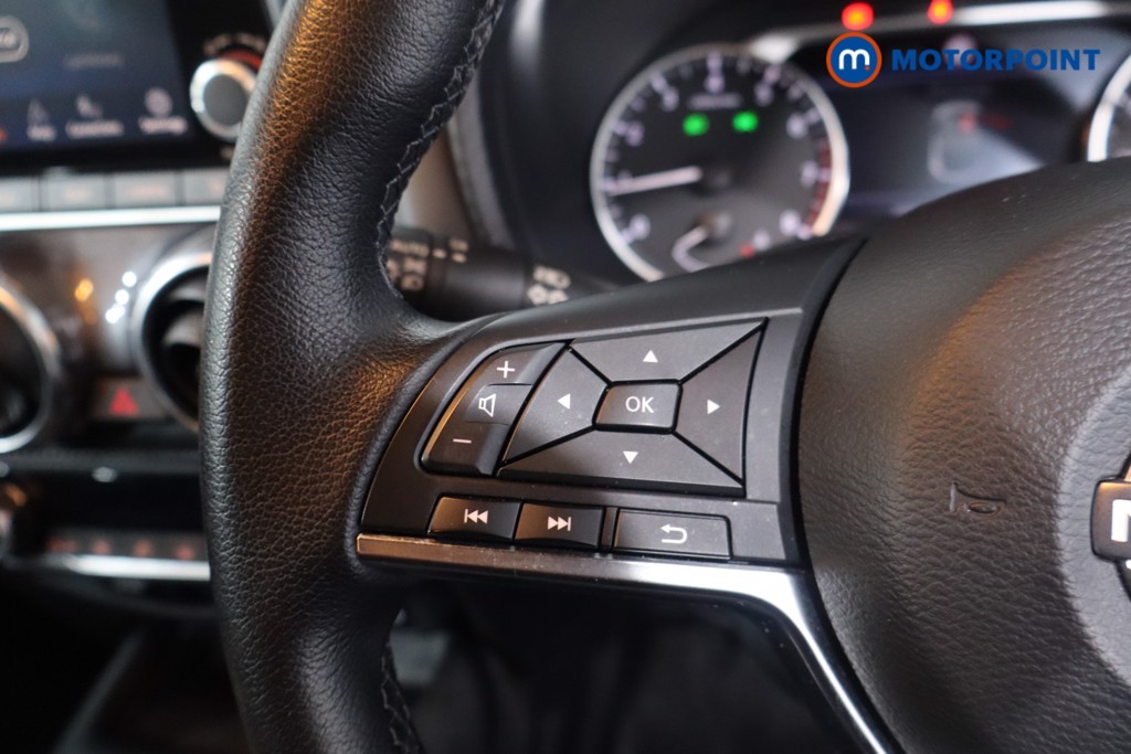 Nissan Juke N-Connecta Manual Petrol SUV - Stock Number (1612193) - 7th supplementary image