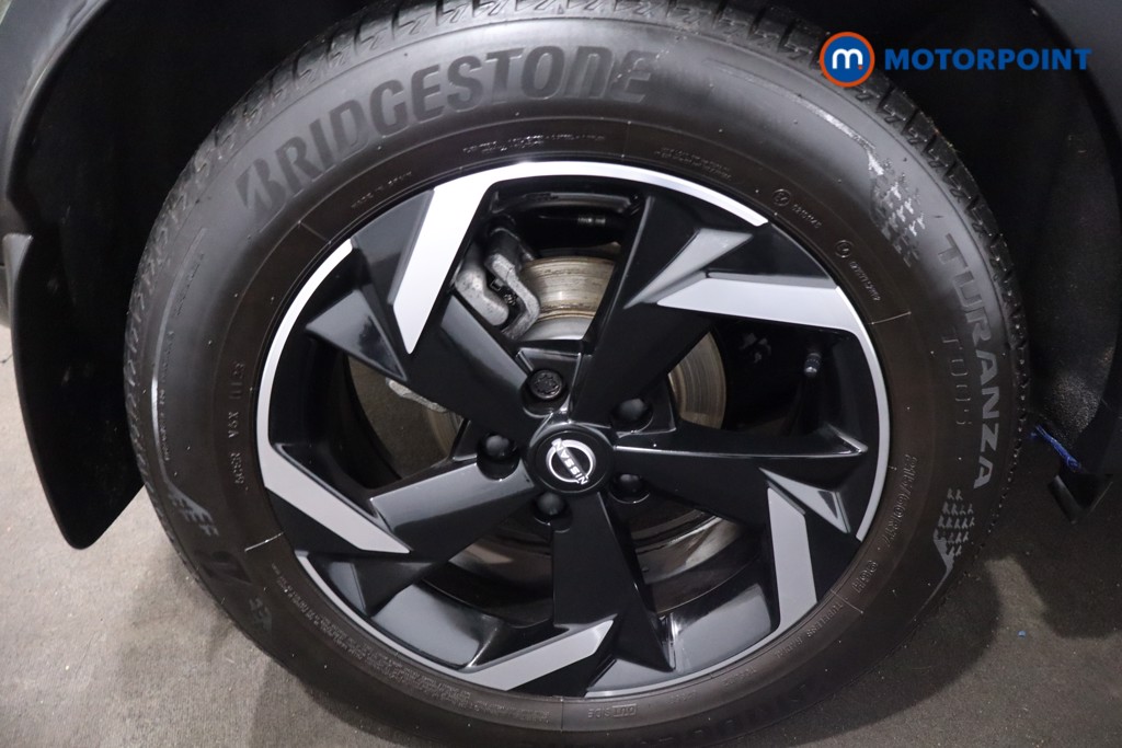 Nissan Juke N-Connecta Manual Petrol SUV - Stock Number (1612193) - 9th supplementary image