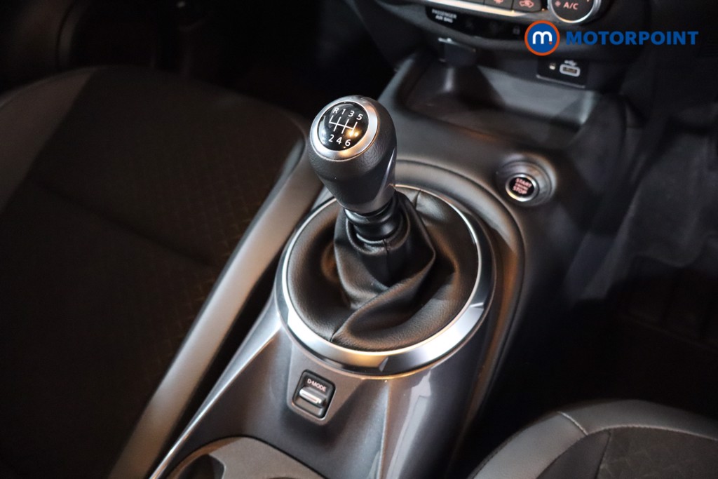 Nissan Juke N-Connecta Manual Petrol SUV - Stock Number (1612193) - 18th supplementary image