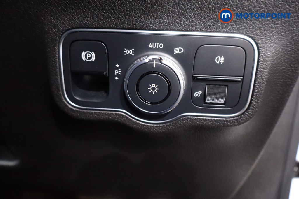 Mercedes-Benz GLB Amg Line Automatic Petrol SUV - Stock Number (1612195) - 17th supplementary image