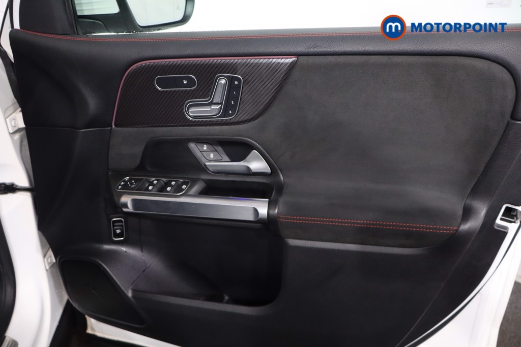 Mercedes-Benz GLB Amg Line Automatic Petrol SUV - Stock Number (1612195) - 23rd supplementary image