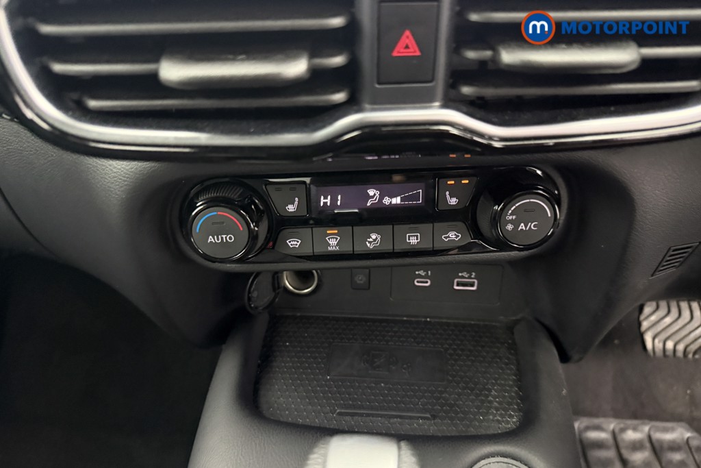 Nissan Juke Tekna Automatic Petrol SUV - Stock Number (1612228) - 11th supplementary image