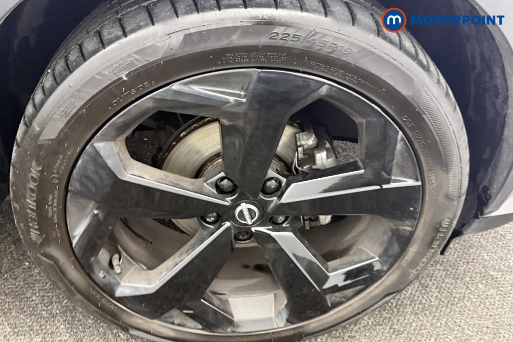 Nissan Juke Tekna Automatic Petrol SUV - Stock Number (1612228) - 32nd supplementary image