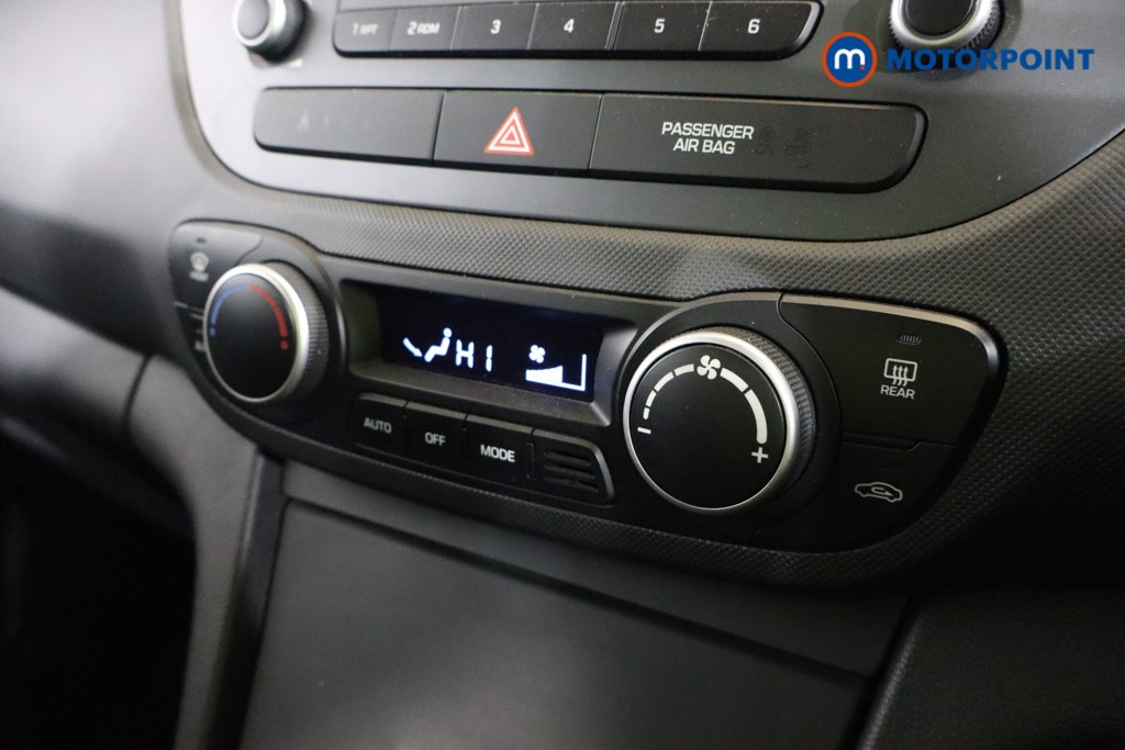 Hyundai I10 Premium Manual Petrol Hatchback - Stock Number (1601870) - 8th supplementary image