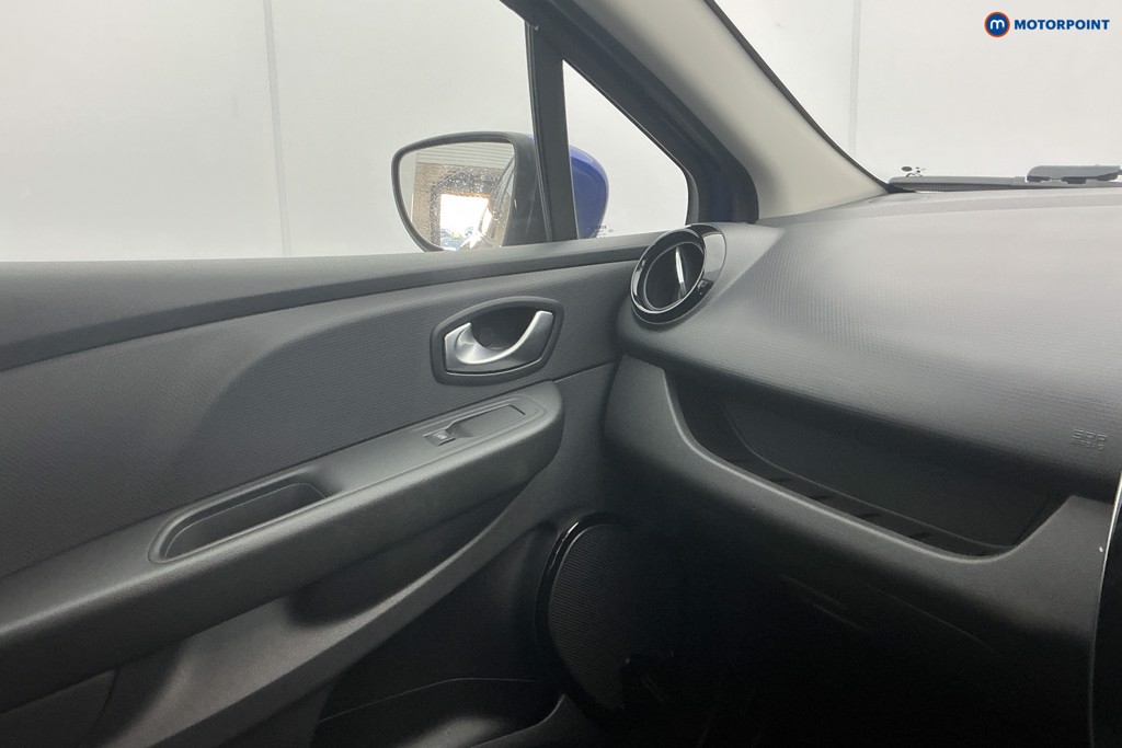 Renault Clio Iconic Manual Petrol Hatchback - Stock Number (1603405) - 19th supplementary image