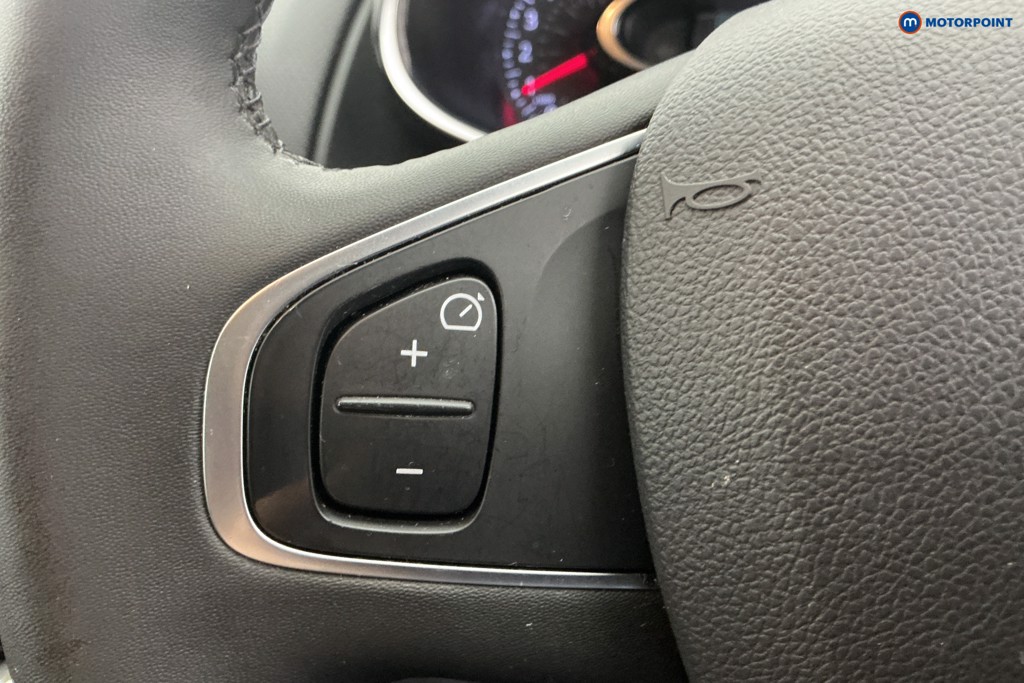Renault Clio Iconic Manual Petrol Hatchback - Stock Number (1603405) - 20th supplementary image