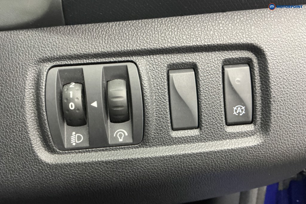 Renault Clio Iconic Manual Petrol Hatchback - Stock Number (1603405) - 22nd supplementary image