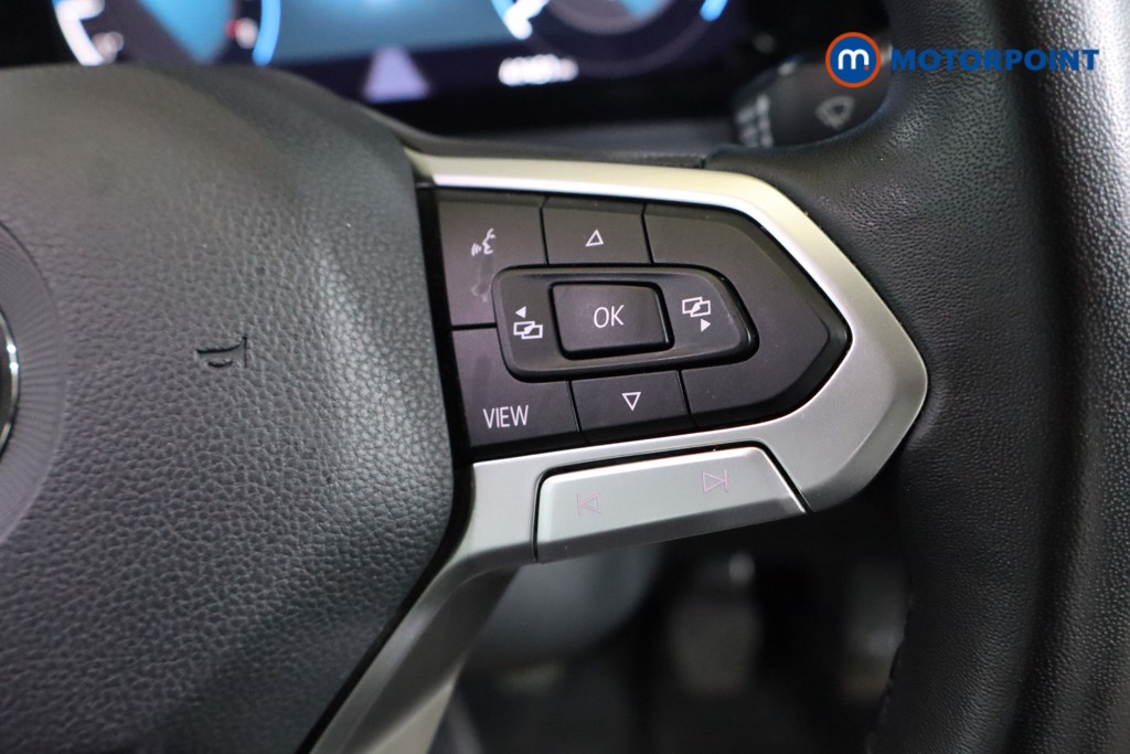 Volkswagen Golf Style Manual Petrol Hatchback - Stock Number (1603749) - 5th supplementary image