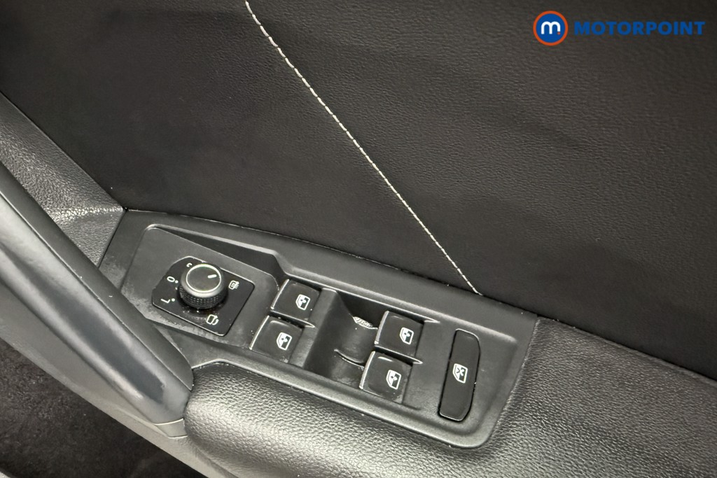 Volkswagen Tiguan R-Line Automatic Petrol SUV - Stock Number (1604786) - 19th supplementary image