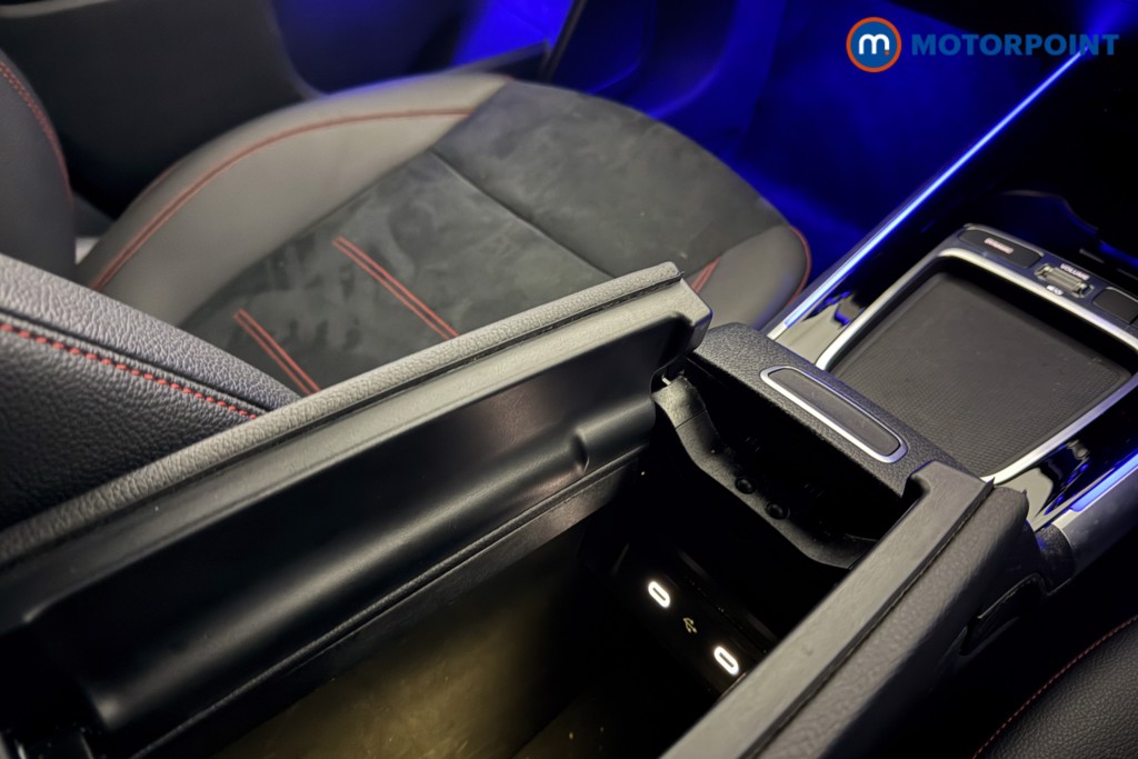 Mercedes-Benz GLB Amg Line Automatic Petrol SUV - Stock Number (1605507) - 15th supplementary image