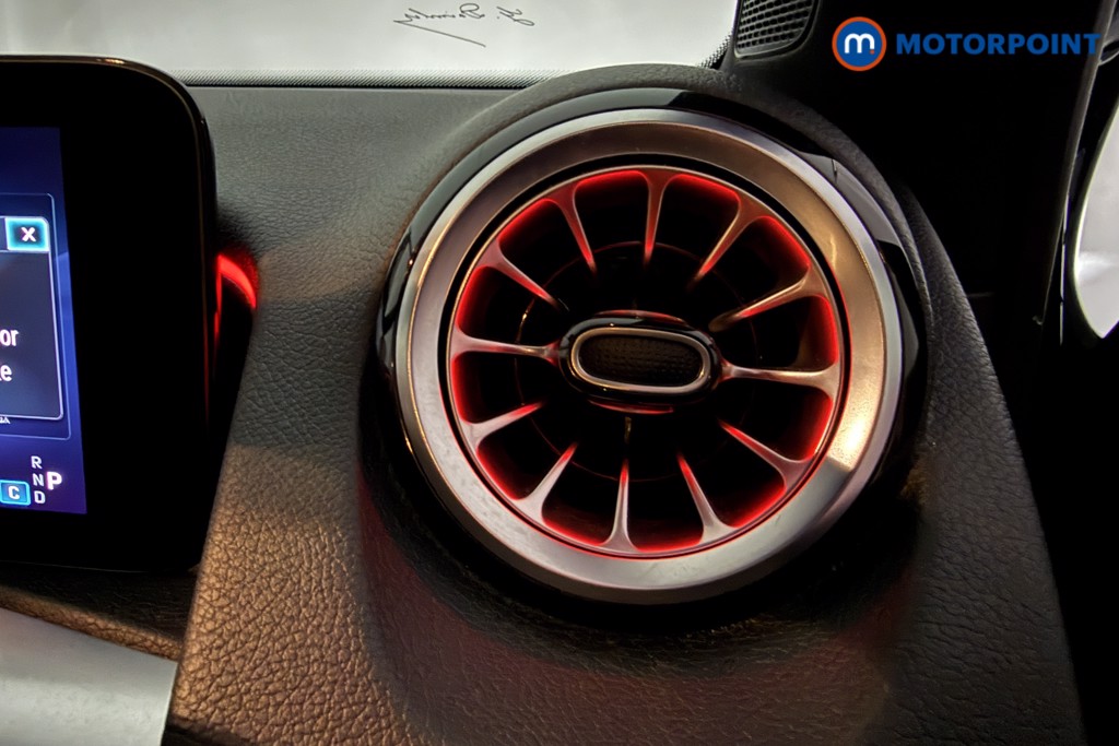 Mercedes-Benz GLB Amg Line Automatic Petrol SUV - Stock Number (1605507) - 18th supplementary image