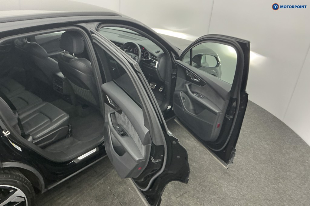 Audi Q7 Black Edition Automatic Diesel SUV - Stock Number (1607122) - 14th supplementary image