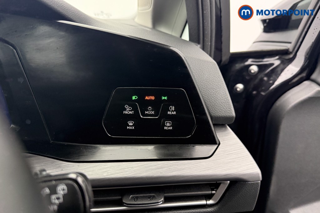 Volkswagen Golf Style Manual Petrol Hatchback - Stock Number (1607257) - 15th supplementary image