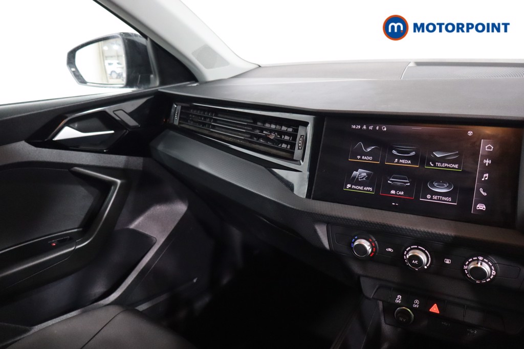 Audi A1 Technik Manual Petrol Hatchback - Stock Number (1608825) - 3rd supplementary image