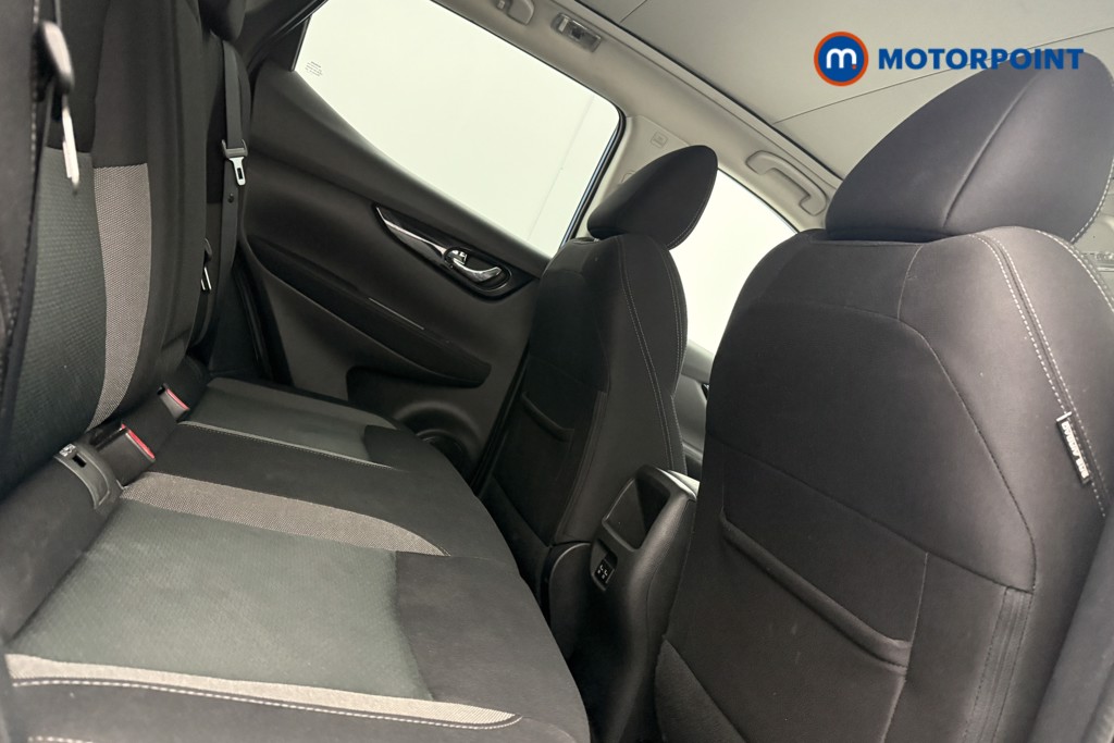 Nissan Qashqai N-Connecta Manual Petrol SUV - Stock Number (1609004) - 9th supplementary image