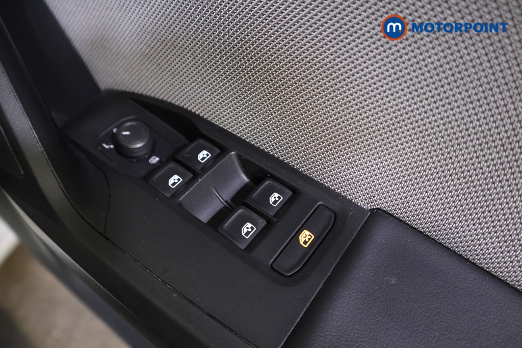 Seat Leon Se Dynamic Manual Petrol Hatchback - Stock Number (1609116) - 11th supplementary image