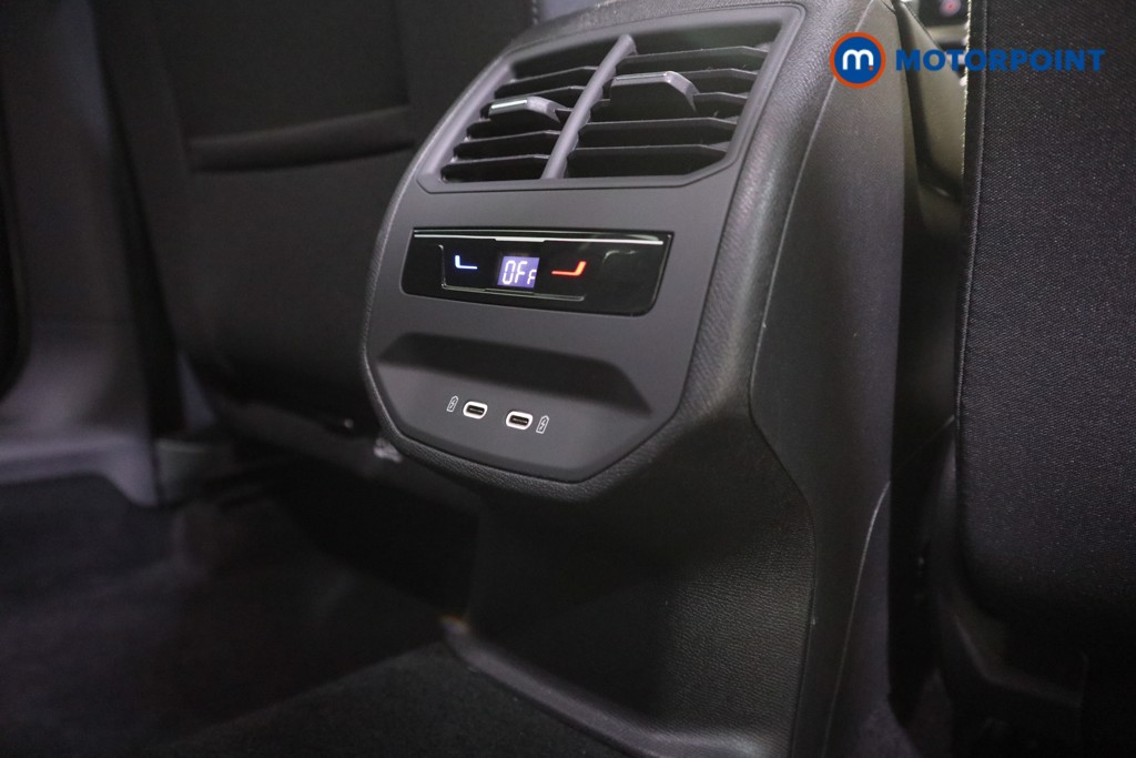 Seat Leon Se Dynamic Manual Petrol Hatchback - Stock Number (1609116) - 15th supplementary image