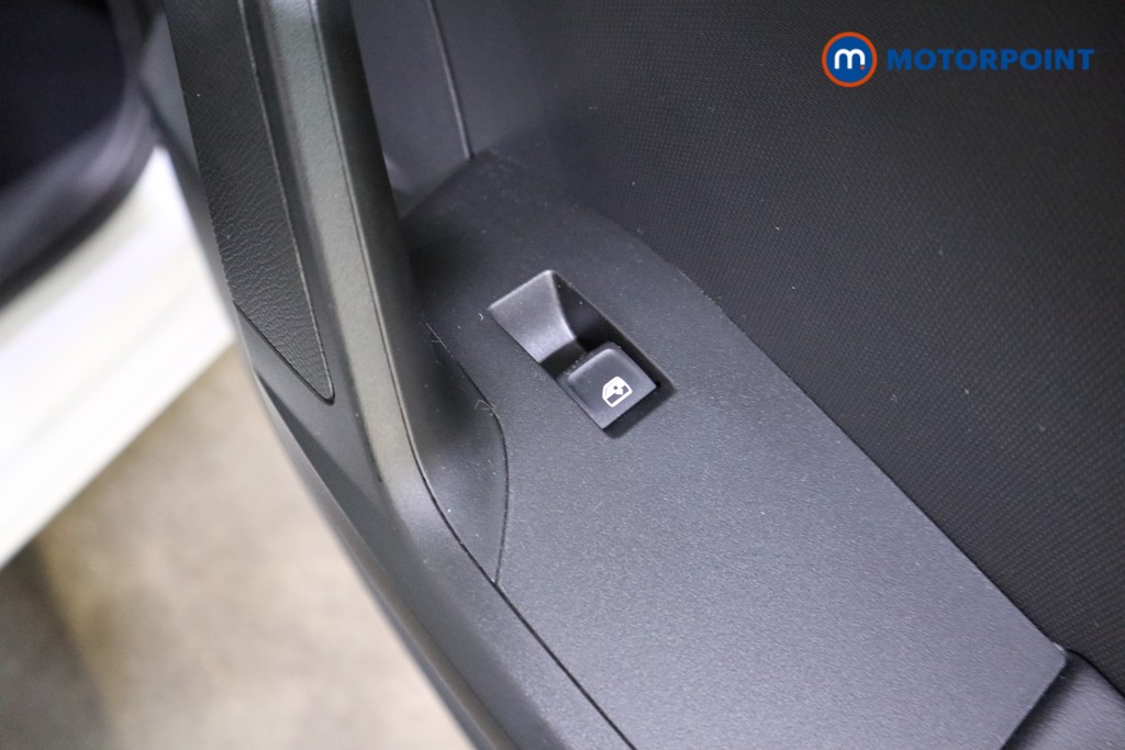 Seat Leon Se Dynamic Manual Petrol Hatchback - Stock Number (1609116) - 16th supplementary image