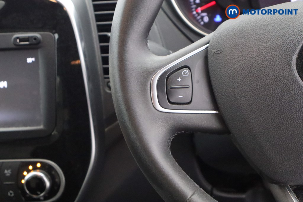 Renault Captur Iconic Manual Petrol SUV - Stock Number (1609216) - 6th supplementary image