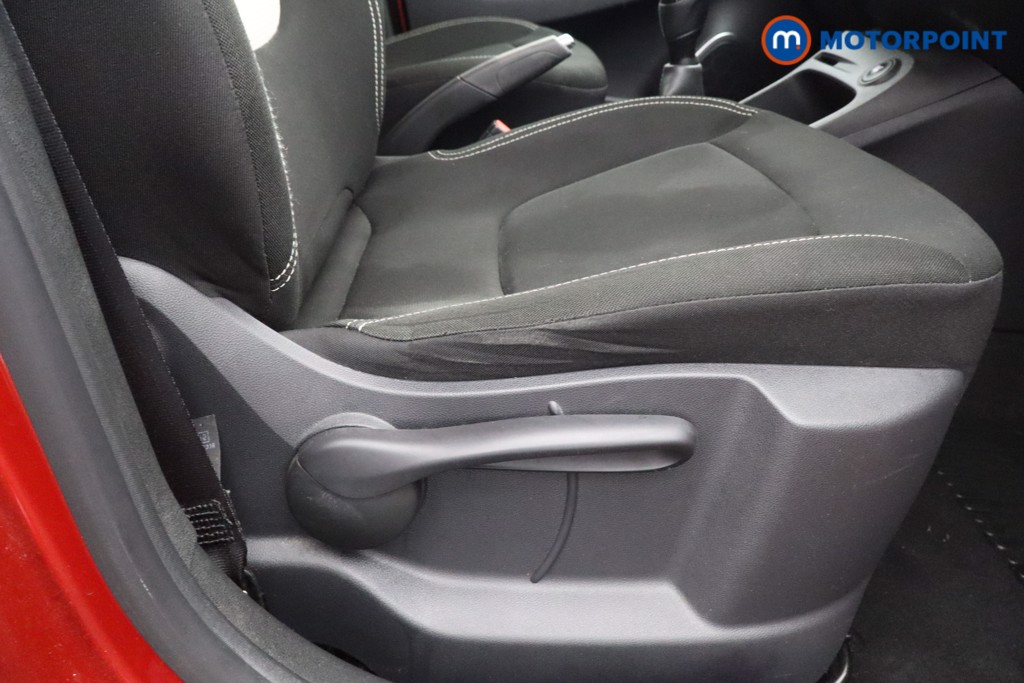 Renault Captur Iconic Manual Petrol SUV - Stock Number (1609216) - 13th supplementary image