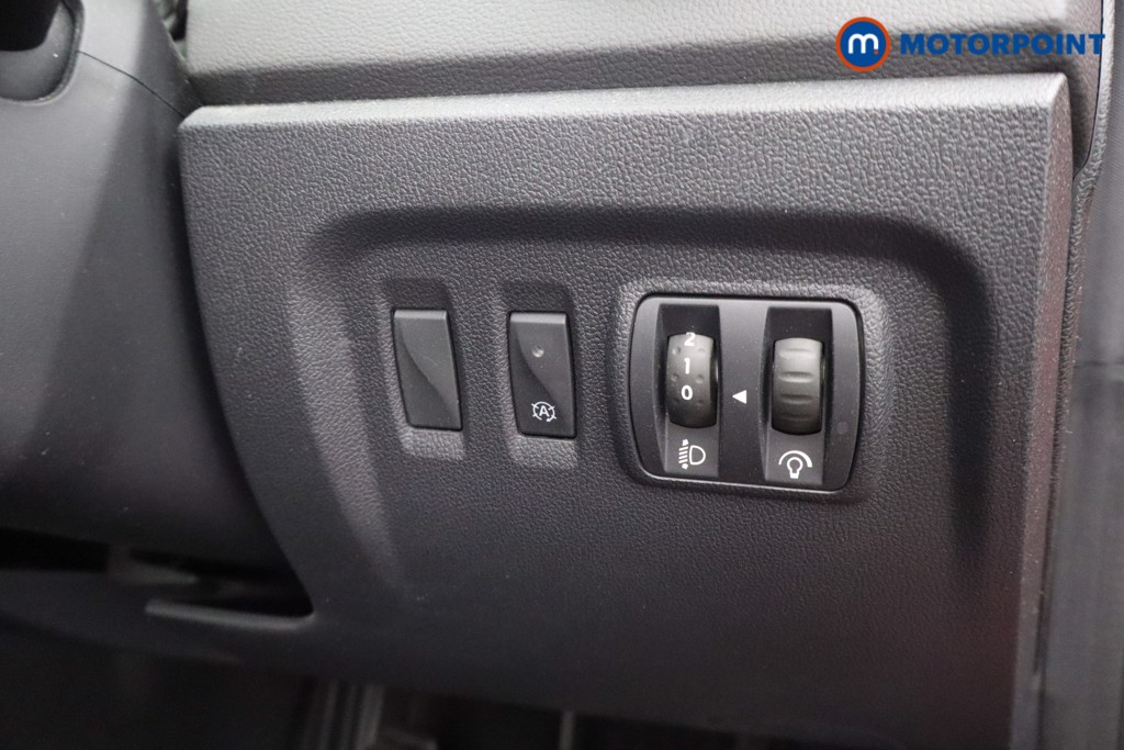 Renault Captur Iconic Manual Petrol SUV - Stock Number (1609216) - 16th supplementary image