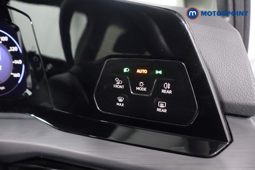 Volkswagen Golf Style Edition Manual Petrol Hatchback - Stock Number (1609692) - 17th supplementary image