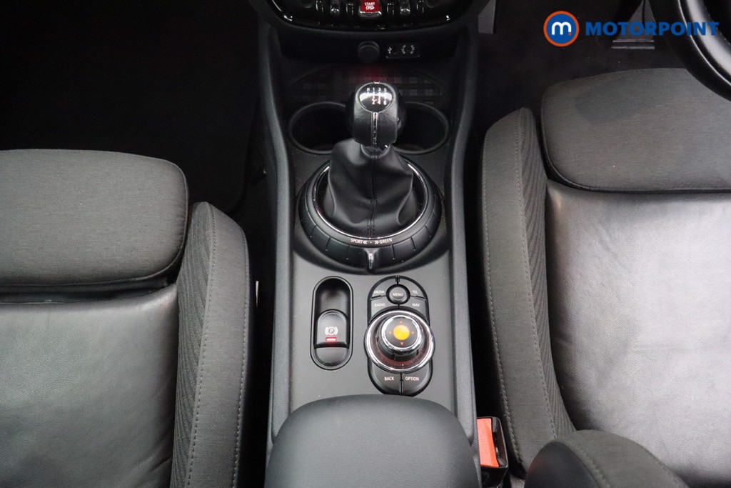 Mini Clubman Cooper Manual Petrol Estate - Stock Number (1610246) - 4th supplementary image